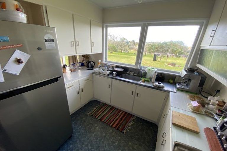 Photo of property in 96 Koraha Road, Kumeu, 0892