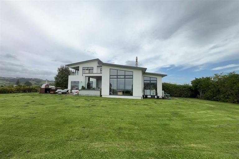 Photo of property in 154 Waitoetoe Road, Mimi, Urenui, 4377