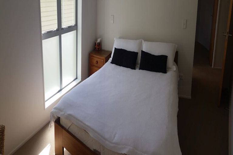 Photo of property in 3/16 Oriental Terrace, Oriental Bay, Wellington, 6011