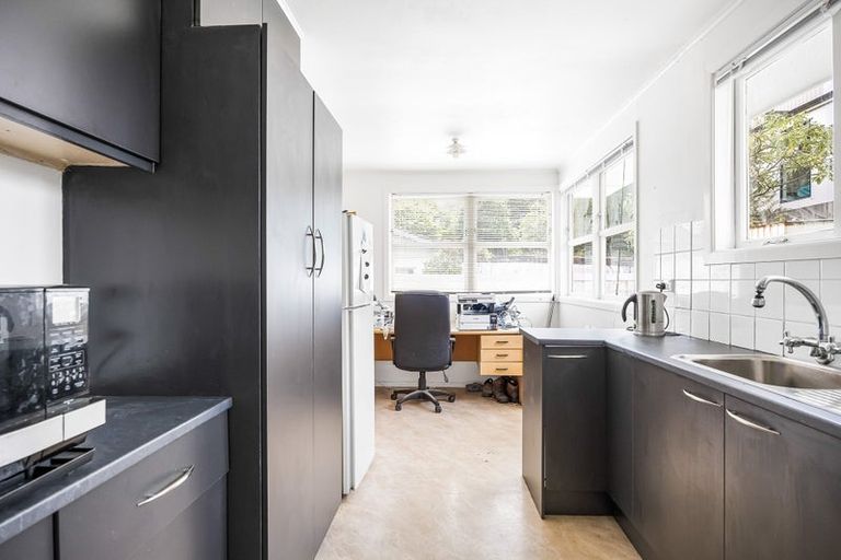 Photo of property in 27 Choice Avenue, Henderson, Auckland, 0612