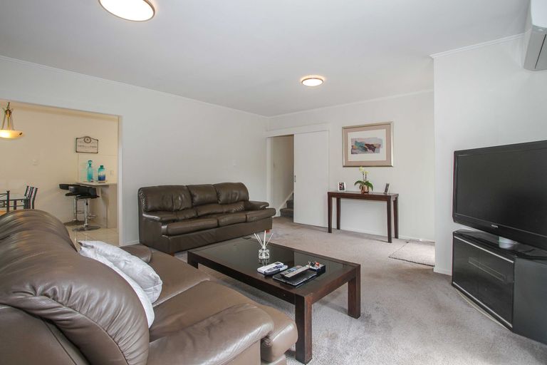 Photo of property in 52 Weatherly Road, Torbay, Auckland, 0630
