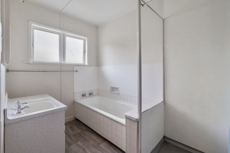 Photo of property in 16 Gordon Terrace, Hunterville, 4730