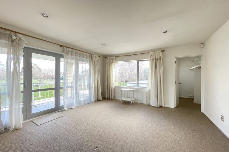 Photo of property in 207a Memorial Avenue, Burnside, Christchurch, 8053