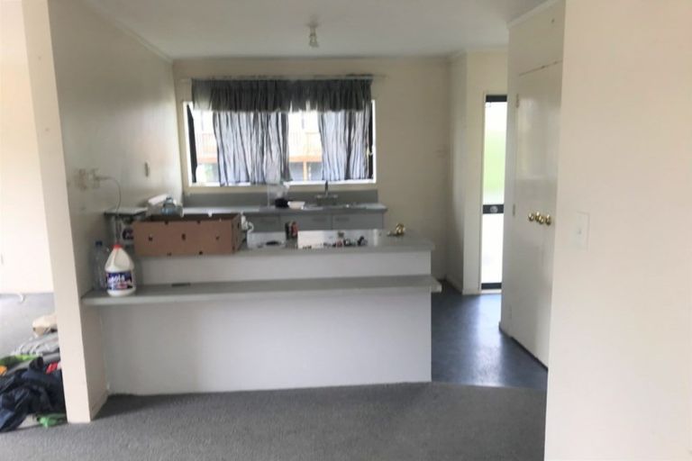 Photo of property in 65 Trias Road, Totara Vale, Auckland, 0629
