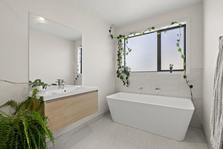 Photo of property in 3 Waipatukahu Lane, Raglan, 3225