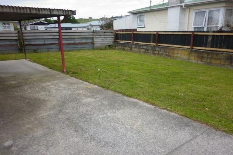 Photo of property in 35 Belgrave Place, Papakura, 2110