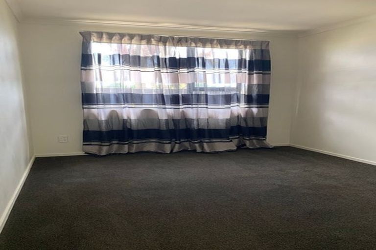 Photo of property in 30 Magnolia Drive, Waiuku, 2123