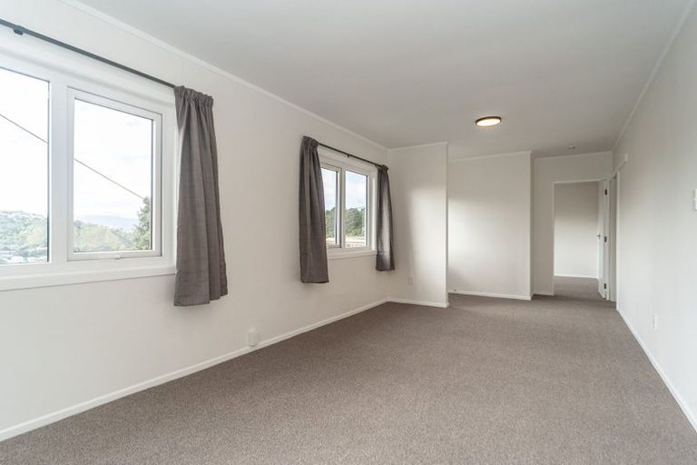 Photo of property in 2/5 Wye Street, Island Bay, Wellington, 6023