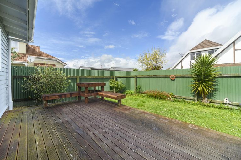 Photo of property in 126 Heretaunga Street, Palmerston North, 4414
