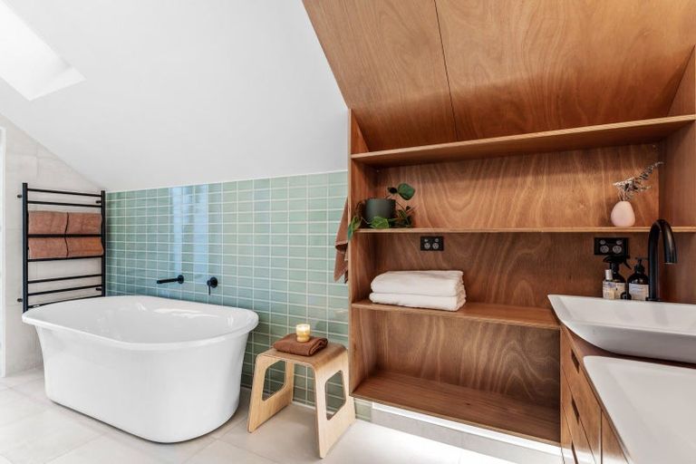 Photo of property in 17 Patiki Place, Omaha, 0986