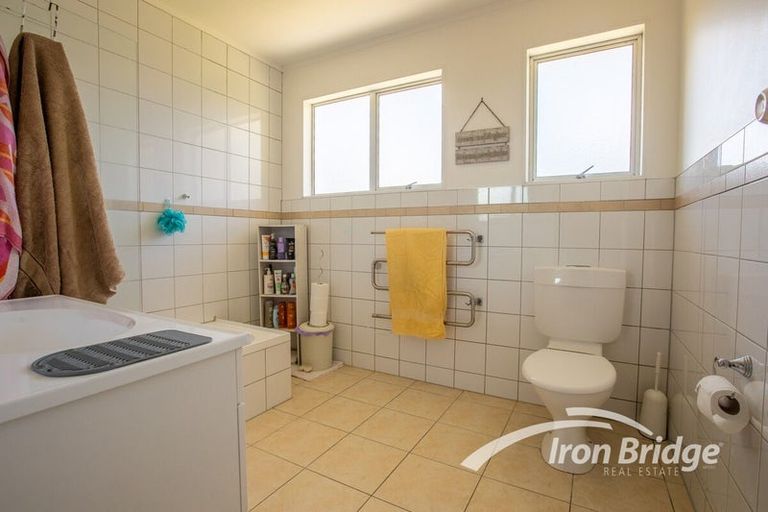 Photo of property in 2 Hartford Crescent, Totara Park, Upper Hutt, 5018