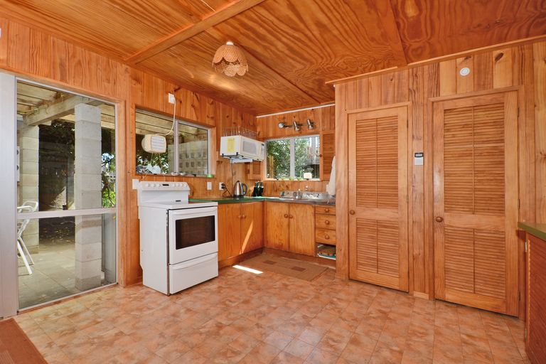 Photo of property in 5 Waetford Road, Matapouri, Whangarei, 0173