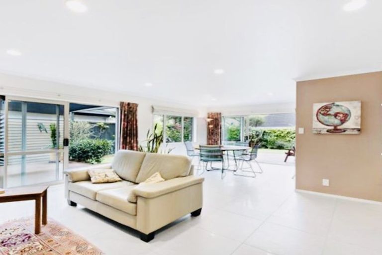 Photo of property in 13 Pickaberry Avenue, Karaka, Papakura, 2113