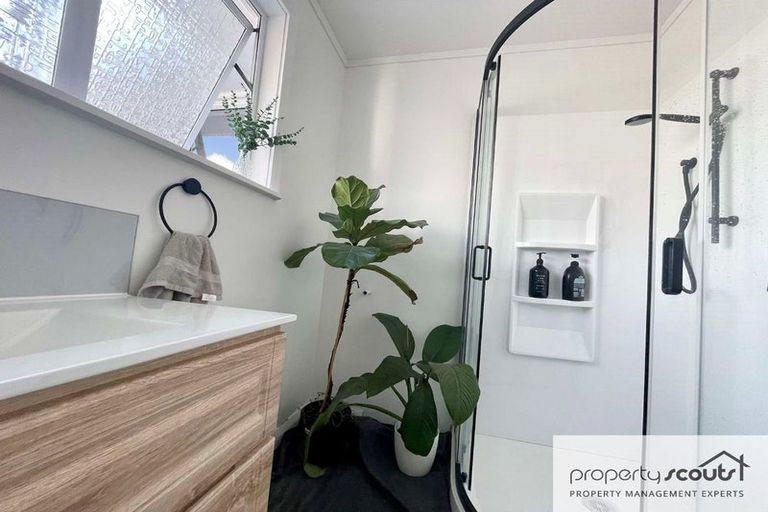 Photo of property in 19 Woodleigh Street, Frankleigh Park, New Plymouth, 4310