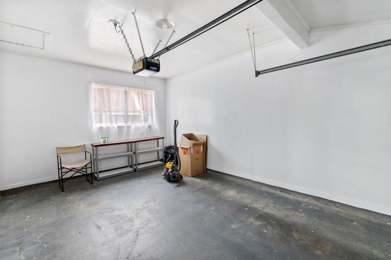 Photo of property in 9 Kingfisher Way, Te Kowhai, Hamilton, 3288