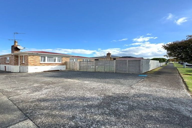 Photo of property in 10 Russell Avenue, Pukekohe, 2120