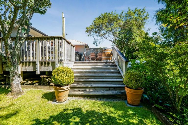 Photo of property in 11 Lynton Street, Upper Vogeltown, New Plymouth, 4310
