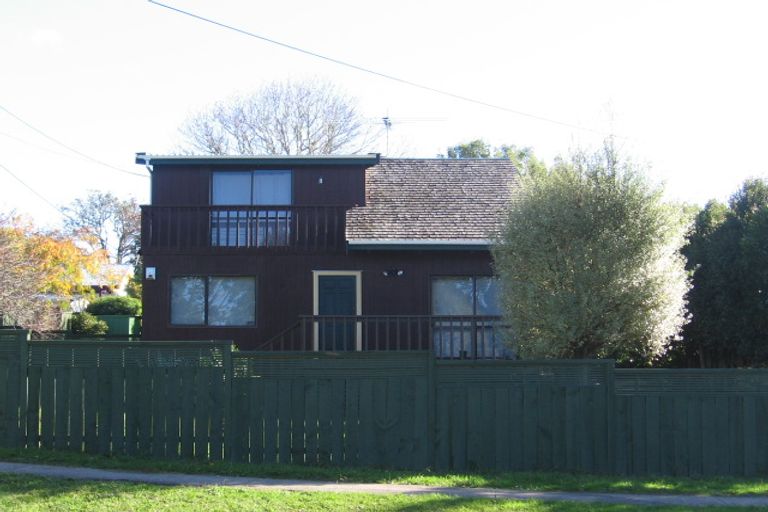 Photo of property in 1/99 Konini Road, Titirangi, Auckland, 0604