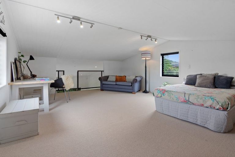 Photo of property in 2 Laly Haddon Place, Matakana, 0985