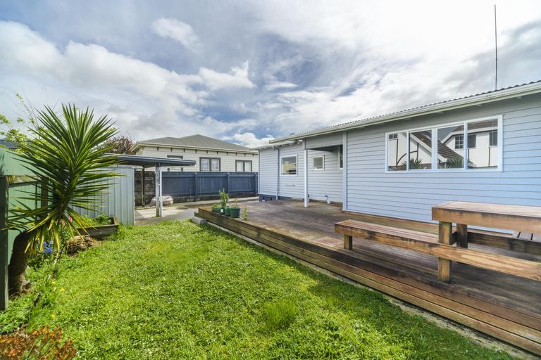 Photo of property in 126 Heretaunga Street, Palmerston North, 4414