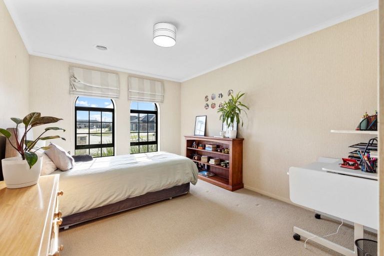 Photo of property in 8 Cleveland Heights, Kelvin Grove, Palmerston North, 4414