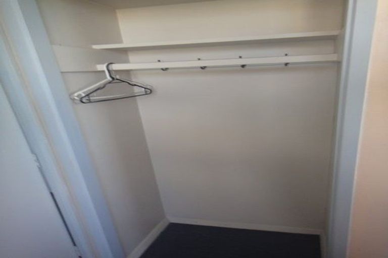 Photo of property in 11 Virgil Place, Northcote, Christchurch, 8052