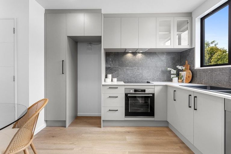 Photo of property in 8/29 Main Road South, Sockburn, Christchurch, 8042