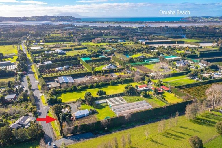 Photo of property in 80 Omaha Flats Road, Tawharanui Peninsula, Warkworth, 0986