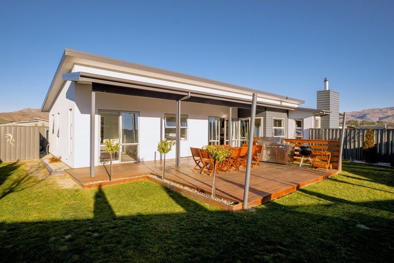 Photo of property in 12 Magnetic Place, Cromwell, 9310