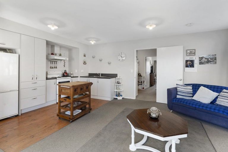 Photo of property in 74l Olliviers Road, Phillipstown, Christchurch, 8011