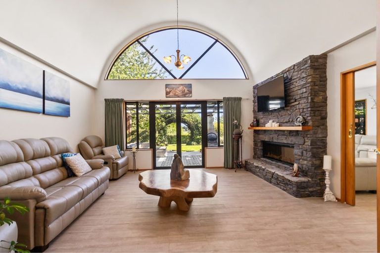 Photo of property in 90 Spur Road, Hadlow, Timaru, 7975