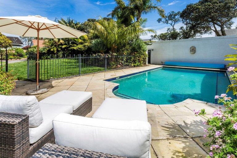 Photo of property in 1 Ascot Avenue, Narrow Neck, Auckland, 0624