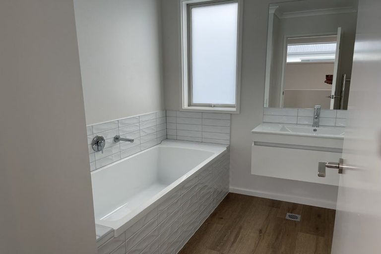 Photo of property in 35 Bill Miller Drive, Papamoa, 3118