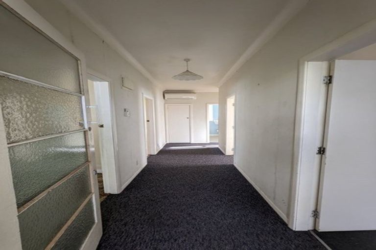 Photo of property in 37 Mako Mako Road, Levin, 5510