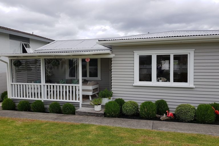 Photo of property in 12 Dallinghoe Crescent, Milford, Auckland, 0620