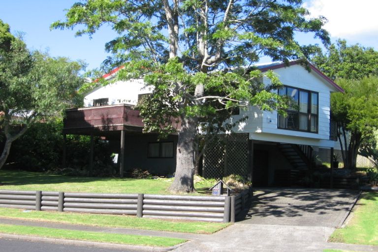 Photo of property in 22 Marendellas Drive, Bucklands Beach, Auckland, 2014