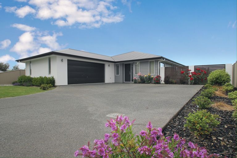 Photo of property in 6 Roblyn Place, Mosgiel, 9024