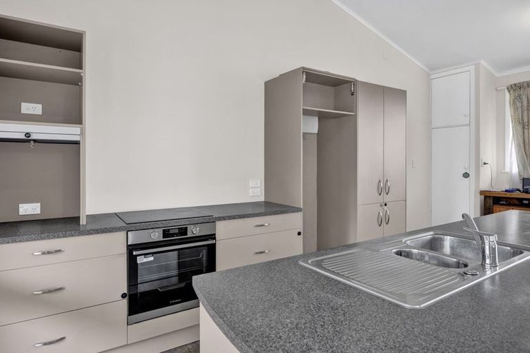 Photo of property in 6 Climie Crescent, Hawera, 4610