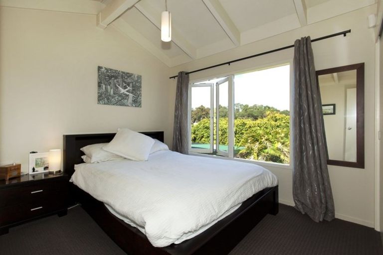 Photo of property in 1/31 James Evans Drive, Northcote, Auckland, 0627