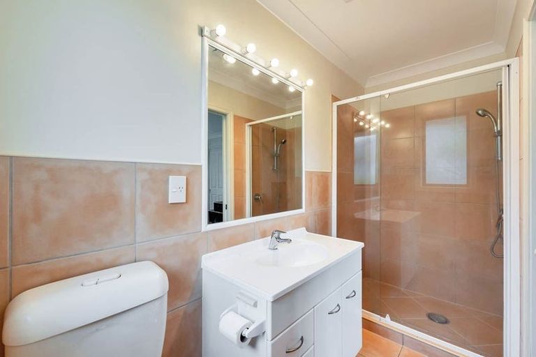 Photo of property in 12 Parkcrest Drive, Henderson, Auckland, 0612