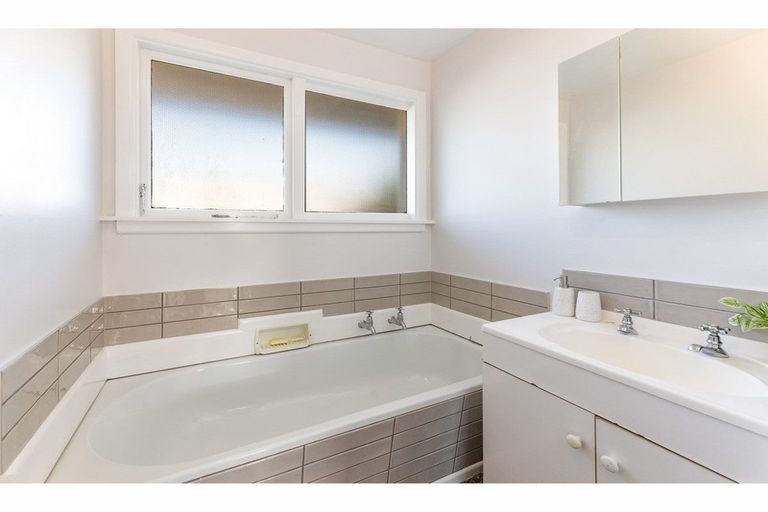 Photo of property in 6 Royalist Avenue, North New Brighton, Christchurch, 8083