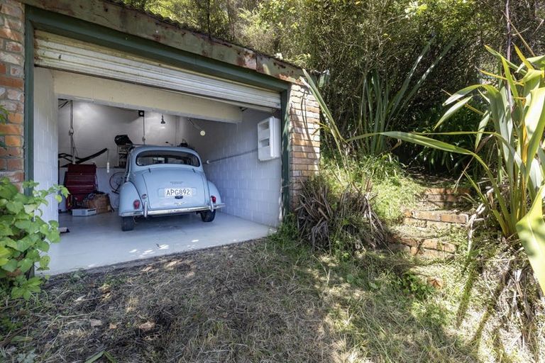 Photo of property in 58 Seaview Road, Piha, 0772