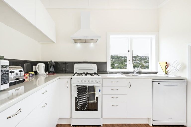 Photo of property in 90 Washington Avenue, Brooklyn, Wellington, 6021