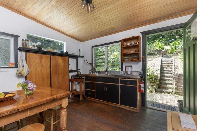 Photo of property in 58 Seaview Road, Piha, 0772