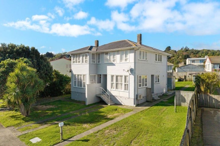 Photo of property in 70-72 Waihemo Street, Waitangirua, Porirua, 5024