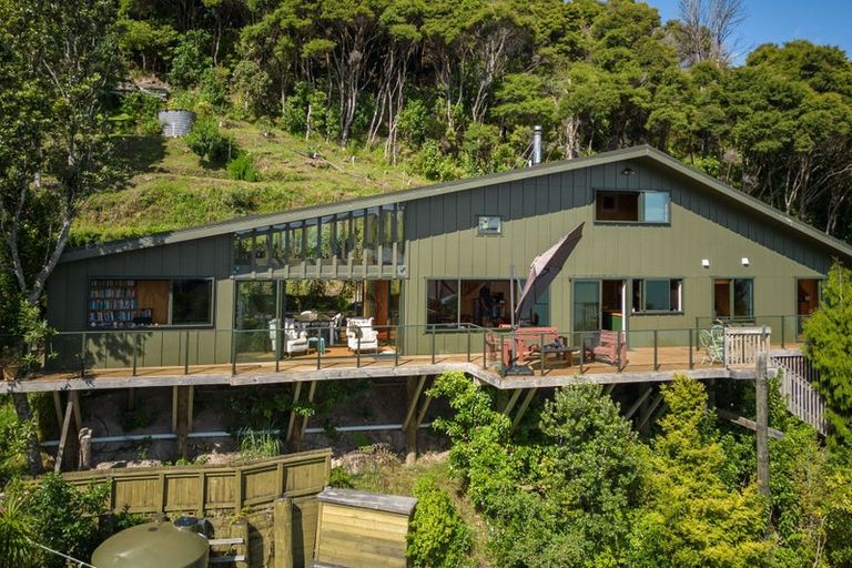 Photo of property in 492 Wyuna Bay Road, Wyuna Bay, Coromandel, 3581