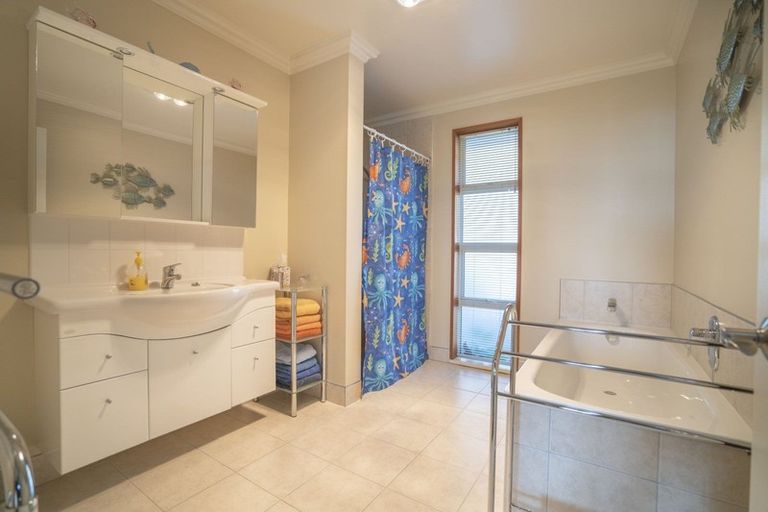 Photo of property in 417 Orepuki Riverton Highway, Longwood, Riverton, 9881