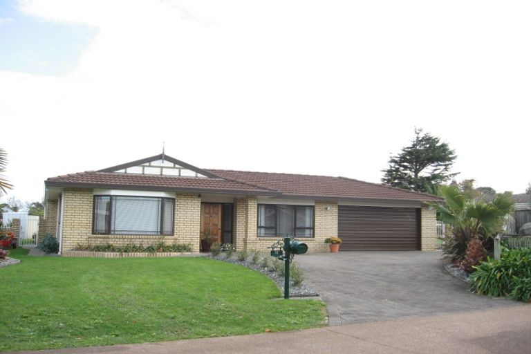 Photo of property in 12 Gairloch Place, Wattle Downs, Auckland, 2103