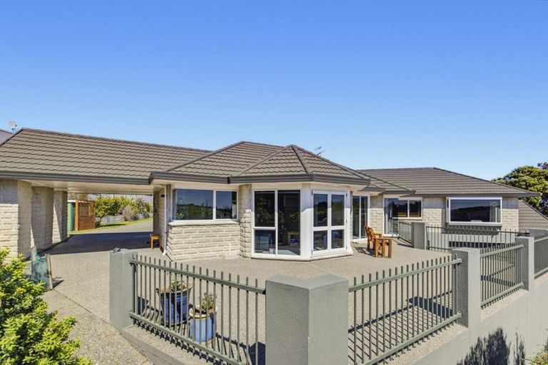 Photo of property in 111 Milne Drive, Paraparaumu, 5032