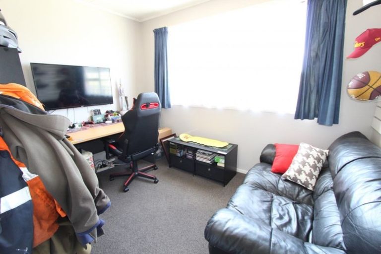 Photo of property in 1 Waitara Place, Tokoroa, 3420
